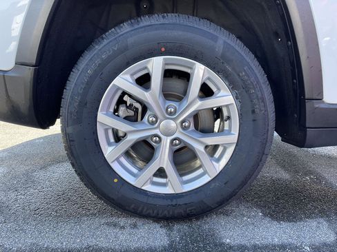 Used 2023 Jeep Grand Cherokee L Limited image 22