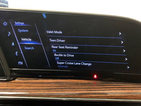 Used 2023 Cadillac Escalade Premium Luxury w/ Performance Package AWD/4WD image 43