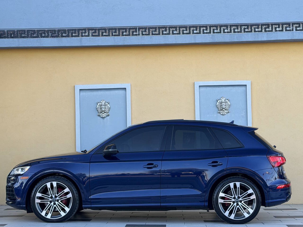 Used 2020 Audi SQ5 Premium Plus w/ Premium Plus Package AWD/4WD image 8