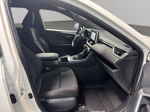 Used 2025 Toyota RAV4 SE image 19