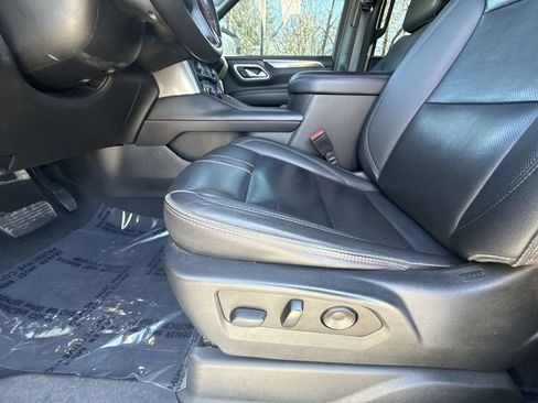 Used 2022 Chevrolet Suburban RST w/ Luxury Package AWD/4WD image 12