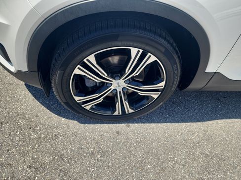Used 2020 Volvo XC40 T4 Inscription w/ Protection Package Premier FWD image 9
