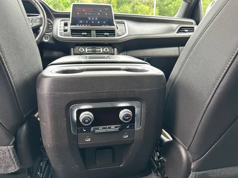 Used 2021 GMC Yukon AT4 w/ LPO, Illumination Package AWD/4WD image 16