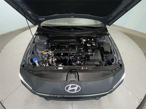 Used 2024 Hyundai Elantra SEL image 25