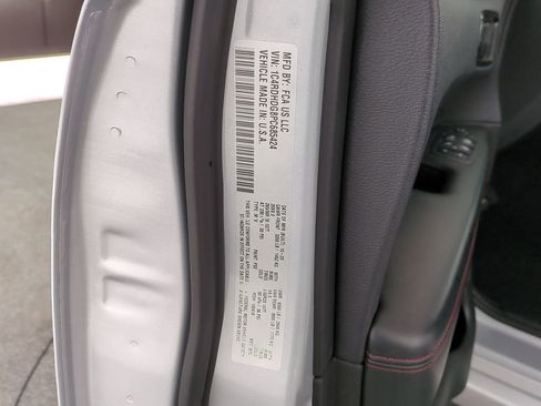 Used 2023 Dodge Durango GT image 39