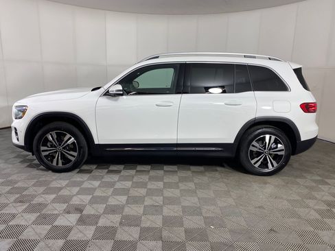 Used 2026 Mercedes-Benz GLB 250 4MATIC image 2