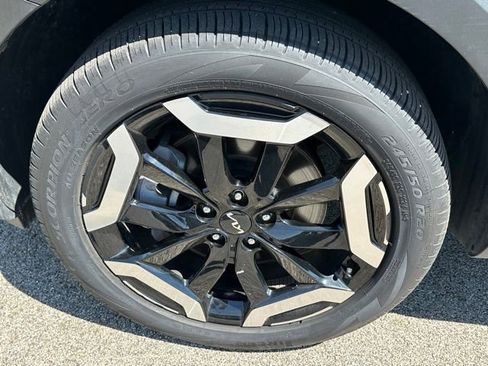 Used 2024 Kia Telluride EX w/ EX Captain's Chair Package AWD/4WD image 7