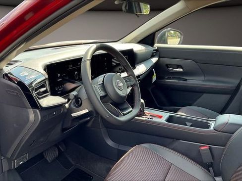 New 2026 Nissan Kicks SR w/ SR Premium Package FWD image 7