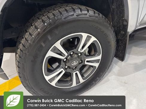 Used 2018 Toyota Tacoma TRD Sport image 36