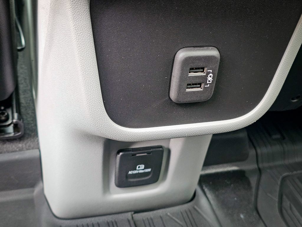 Used 2023 GMC Terrain SLT w/ Infotainment Package II AWD/4WD image 39