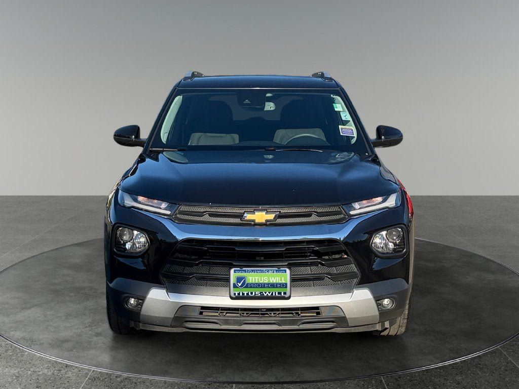Used 2022 Chevrolet TrailBlazer LT w/ Convenience Package FWD image 2