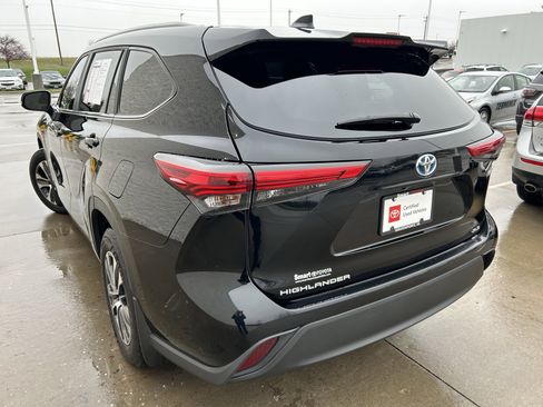 Used 2021 Toyota Highlander XSE AWD/4WD image 4