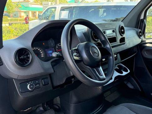 Used 2022 Mercedes-Benz Sprinter 2500 image 12