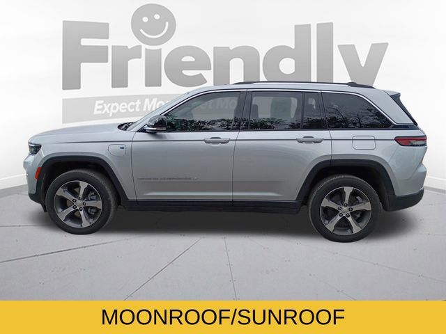 Used 2022 Jeep Grand Cherokee Limited 4xe w/ Luxury Tech Group II AWD/4WD image 8