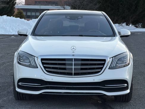 Used 2018 Mercedes-Benz S 560 4MATIC Sedan w/ Premium Package image 18