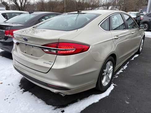 Used 2018 Ford Fusion SE w/ Equipment Group 602A image 3
