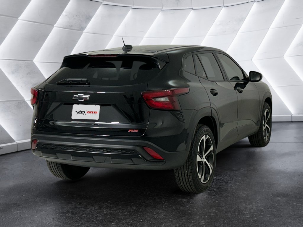 Used 2024 Chevrolet Trax RS w/ Driver Confidence Package FWD image 4