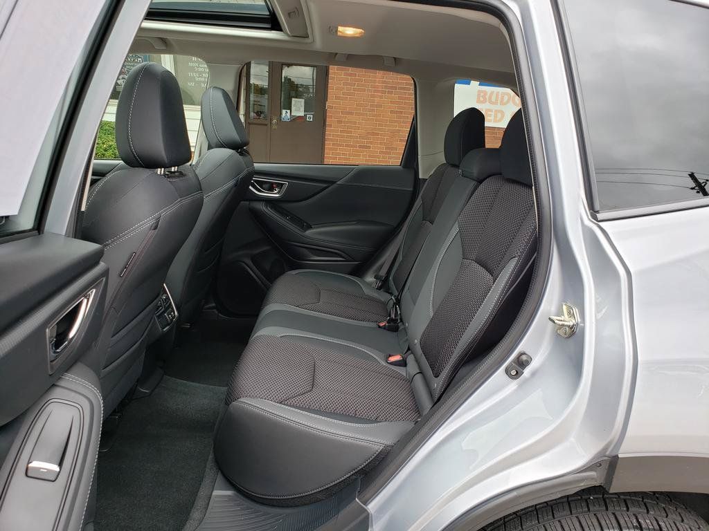 Used 2019 Subaru Forester Premium AWD/4WD image 11