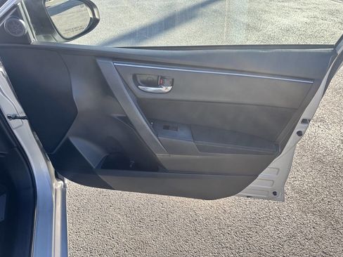 Used 2017 Toyota Corolla LE image 16