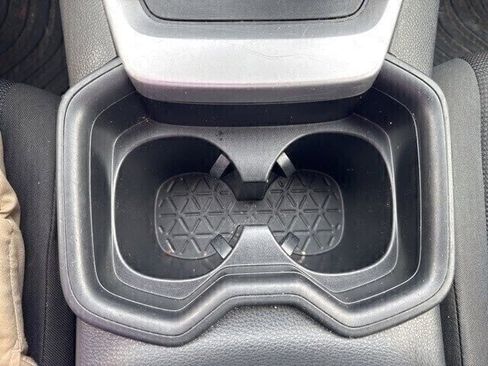 Used 2019 Toyota RAV4 LE image 34