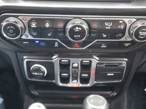 Used 2023 Jeep Wrangler Unlimited Sahara w/ Cold Weather Group AWD/4WD image 25