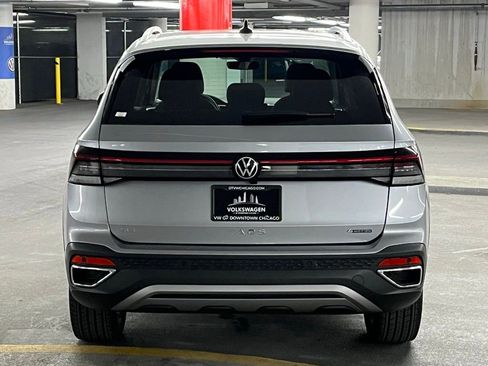 New 2025 Volkswagen Taos SEL image 33