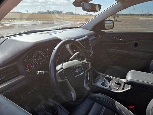 Used 2022 GMC Acadia Denali w/ GMC Pro Grade Package image 12