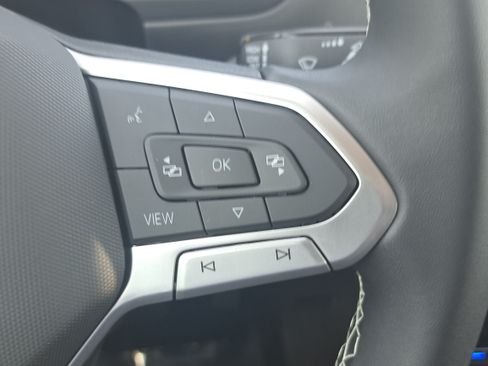 Used 2023 Volkswagen Tiguan SE FWD image 19