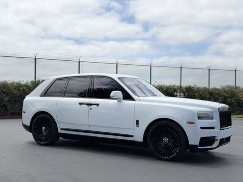 Used 2021 Rolls-Royce Cullinan AWD/4WD image 14