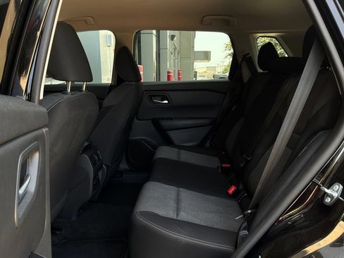 Used 2025 Nissan Rogue SV FWD image 11