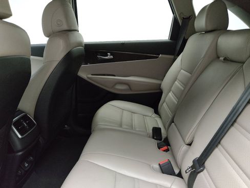 Used 2017 Kia Sorento EX w/ EX V6 Premium Package image 18