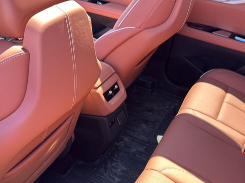 New 2026 Cadillac Optiq Sport 2 w/ LPO, Floor Liner Package image 30