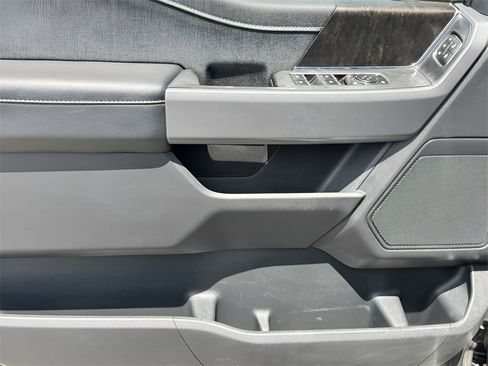 Used 2022 Ford F150 Lariat w/ Trailer Tow Package image 28