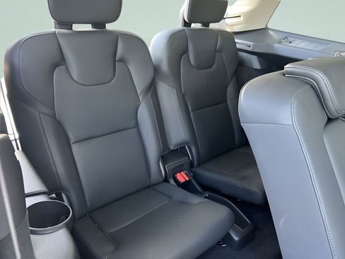 Used 2024 Volvo XC90 B5 Plus image 23