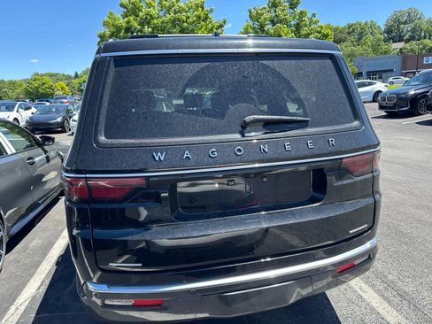 Used 2022 Jeep Wagoneer Series II AWD/4WD image 5