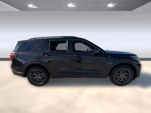 Certified 2025 Ford Explorer ST-Line w/ ST-Line Street Pack AWD/4WD image 8