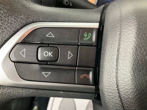 Certified 2023 Jeep Compass Sport image 21