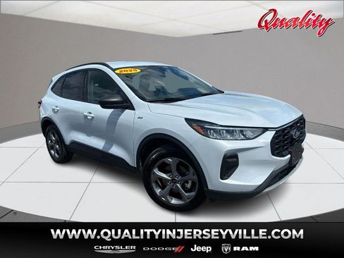 Used 2025 Ford Escape ST-Line FWD image 1