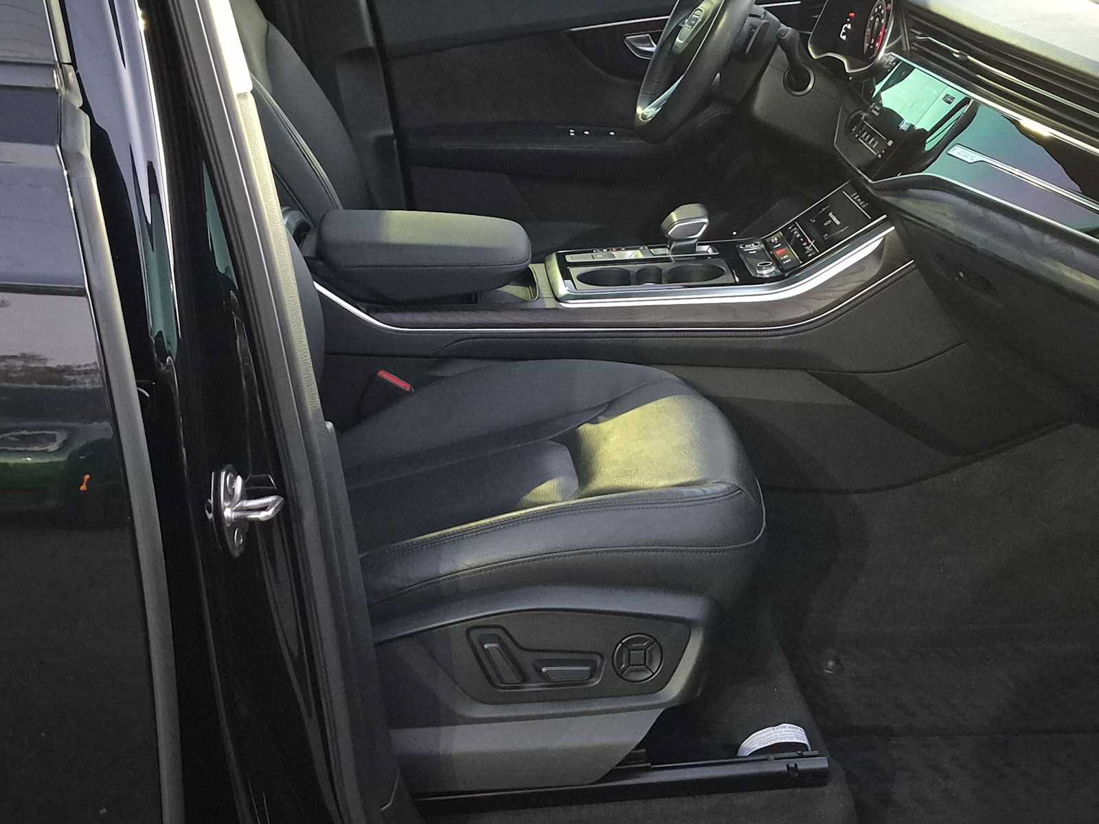 Used 2021 Audi Q7 3.0T Premium Plus w/ Executive Package AWD/4WD image 24