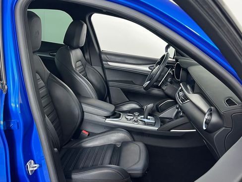 Used 2023 Alfa Romeo Stelvio Veloce image 38