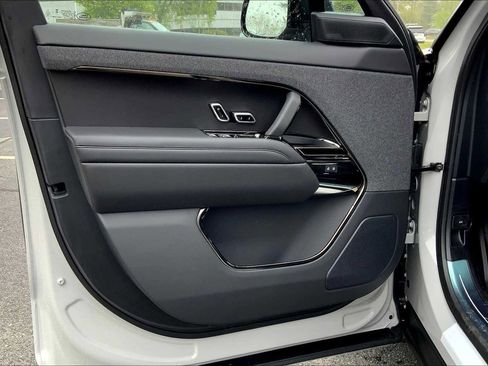 Used 2025 Land Rover Range Rover Sport Dynamic SE image 10