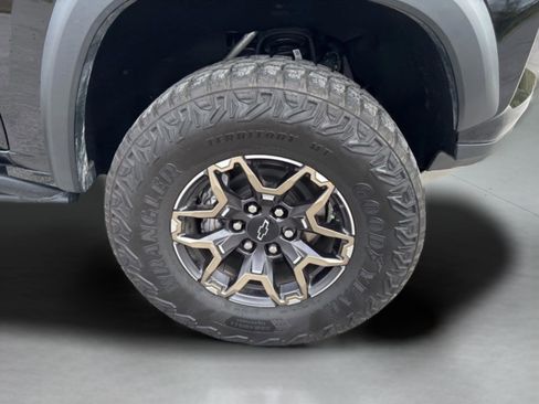 Used 2025 Chevrolet Colorado ZR2 w/ Technology Package image 49