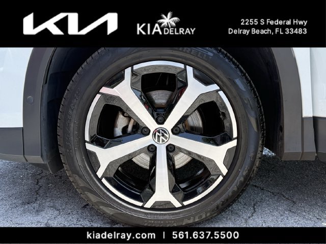 Used 2025 Volkswagen Tiguan SE FWD image 35