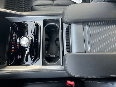 New 2026 Jeep Grand Wagoneer Limited image 32