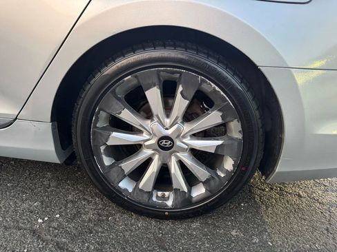 Used 2013 Hyundai Azera w/ Technology Pkg image 31