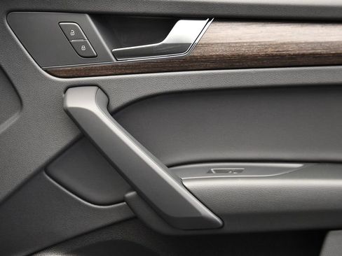 Certified 2025 Audi Q5 2.0T Premium image 41