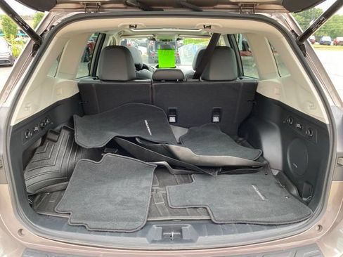 Used 2023 Subaru Forester Limited AWD/4WD image 6