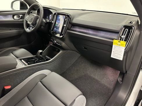 Certified 2024 Volvo XC40 Recharge Core w/ Protection Package Premier image 15