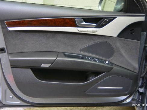 Used 2013 Audi A8 4.0T image 6