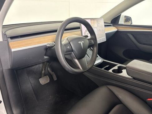 Used 2023 Tesla Model Y Long Range AWD/4WD image 22